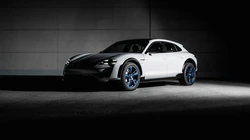 保时捷全新黑科技电动休旅车，型号Mission E Cross Turismo