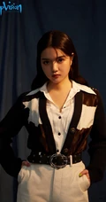赖婧尝试不同潮流服饰《潮流新拍》杂志写真图片