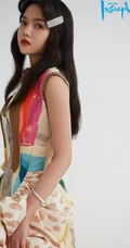 赖婧尝试不同潮流服饰《潮流新拍》杂志写真图片