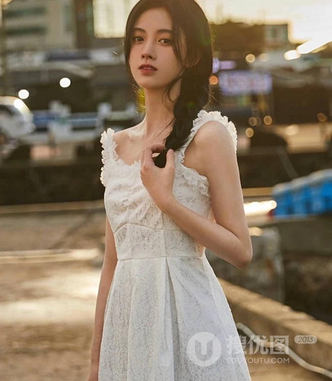 女明星鞠婧祎晒出道六周年唯美写真图片