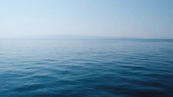 蔚蓝的大海电脑壁纸，一望无际心旷神怡的大海