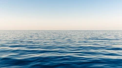 蔚蓝的大海电脑壁纸，一望无际心旷神怡的大海