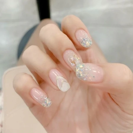 半水晶半透明美甲效果图片