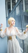 气质cos女生，国内模特夏美酱cos系列写真，现场照片图集