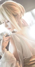 气质cos女生，国内模特夏美酱cos系列写真，现场照片图集