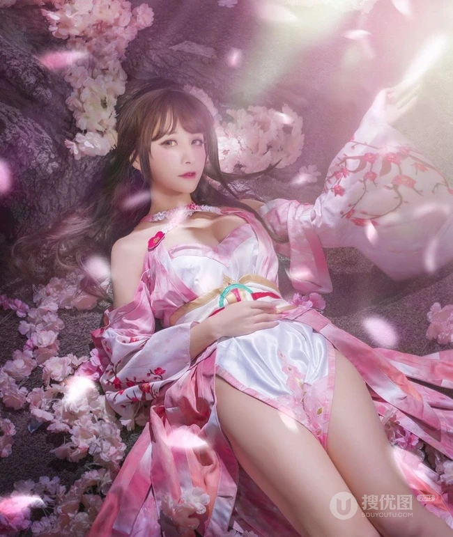 气质cos女生，国内模特夏美酱cos系列写真，现场照片图集