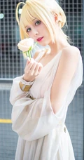气质cos女生，国内模特夏美酱cos系列写真，现场照片图集