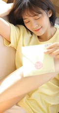 短发，线条感，大眼睛，T恤短裤青春少女高清室内写真