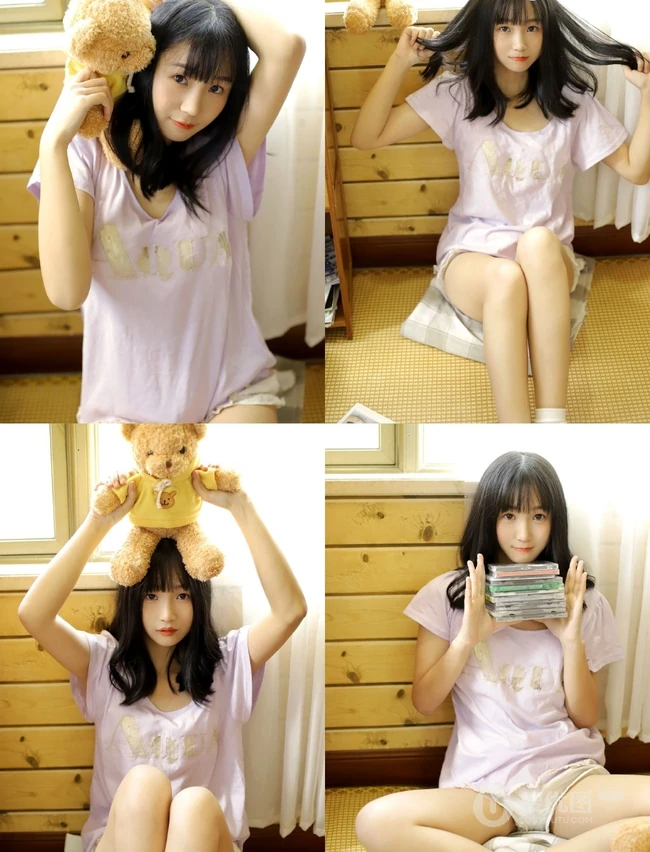 念旧的长发可爱女孩室内写真，还有人记得这些CD吗？