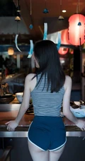 随意搭配都好看，高挑白皙气质女生短T短裤生活写真照