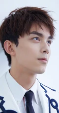 小帅哥吴磊水手图案西服写真，阳光帅气，颜值爆表！