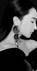 曲尼次仁气质黑色礼裙礼服黑白写真美图