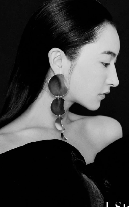 曲尼次仁气质黑色礼裙礼服黑白写真美图