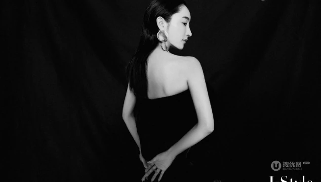曲尼次仁气质黑色礼裙礼服黑白写真美图