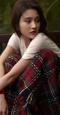 张慧雯户外旅拍杂志写真美图，尽情享受户外清新美好