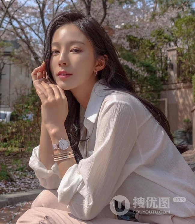 精致的小姐姐，气质长发女生小姐姐写真，生活照片图集