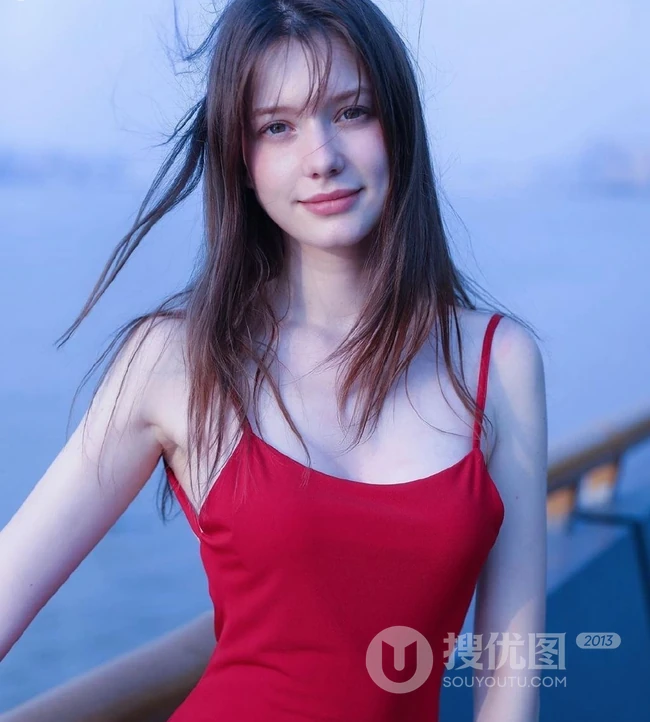 气质柔美红色露背装连衣裙欧美女生海边护栏美拍写真