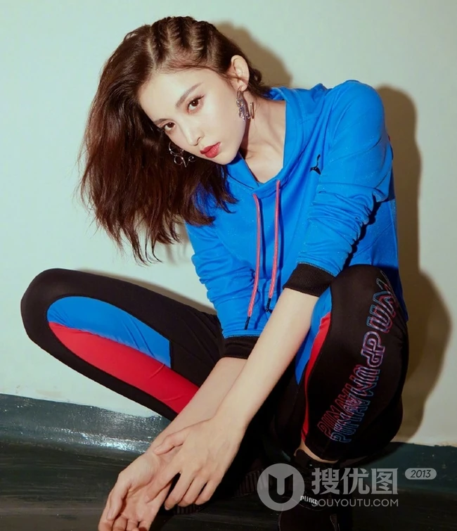 古力娜扎运动造型出现活动，拍照，彩排，跳舞元气满满