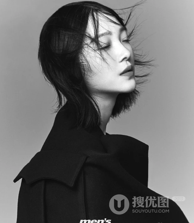 女明星何杜娟&ldquo;自在如我&rdquo;主题杂志个性秋装写真图集