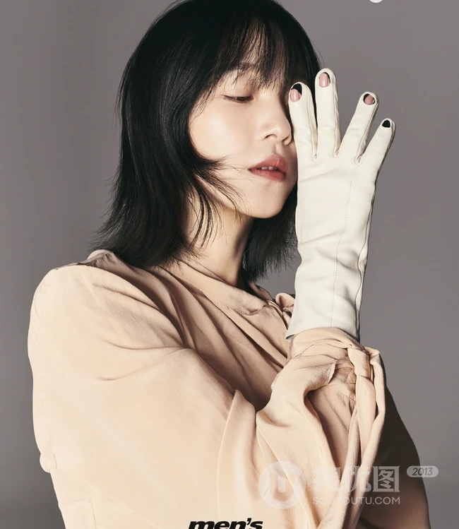 女明星何杜娟&ldquo;自在如我&rdquo;主题杂志个性秋装写真图集