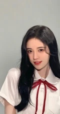鞠婧祎白衣黑裙制服装写真，甜美造型青春洋溢