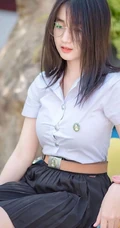 单眼皮气质白皙女生写真图集，还是那个爱笑的女孩
