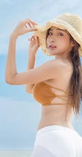 单眼皮气质白皙女生写真图集，还是那个爱笑的女孩