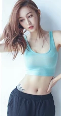 气质纤细线条，健美身材运动装女生，多色背心长裤生活照片