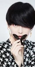 百变气质女生张馨予短发系列高清写真，各种服饰尽显妩媚气质