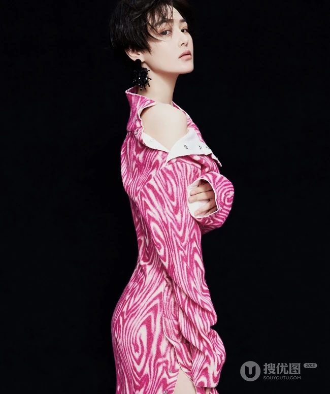 百变气质女生张馨予短发系列高清写真，各种服饰尽显妩媚气质
