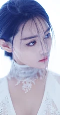 短发女生张馨予，全新短发形象演绎唯美婚纱大片！