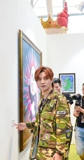 帅哥罗志祥参加漫展活动，接受记者采访现场帅照！