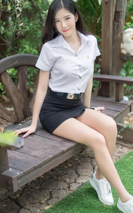 气质泰国女生Sukanay Konin图集，超级任性的匀称身形