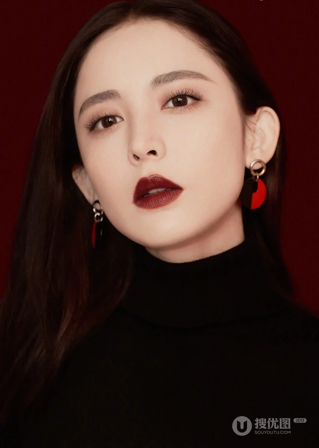 古力娜扎气质烈焰红唇高清近距离代言写真图片