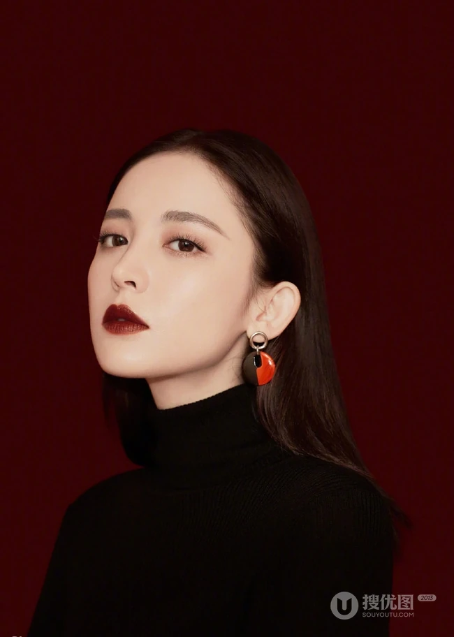 古力娜扎气质烈焰红唇高清近距离代言写真图片