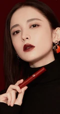 古力娜扎气质烈焰红唇高清近距离代言写真图片