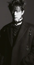 肖战酷帅秋装黑白写真，演绎不同服饰尽显型男本色