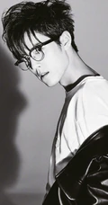 肖战酷帅秋装黑白写真，演绎不同服饰尽显型男本色