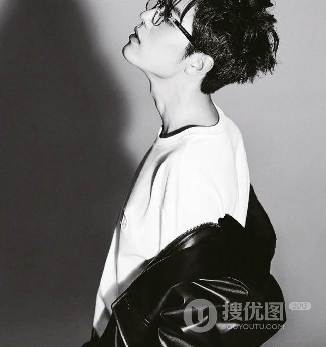 肖战酷帅秋装黑白写真，演绎不同服饰尽显型男本色
