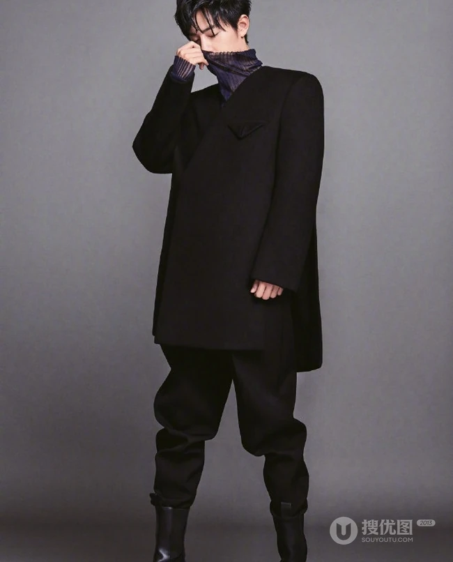 肖战酷帅秋装黑白写真，演绎不同服饰尽显型男本色