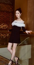 郭晓婷黑白配短裙楼梯走廊唯美写真图片