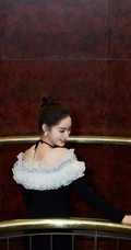 郭晓婷黑白配短裙楼梯走廊唯美写真图片