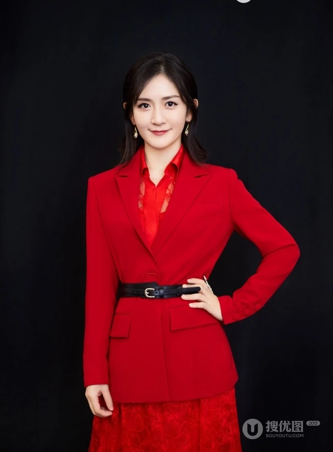 谢娜大红色西服套红裙魅力写真，舞台照气质图片