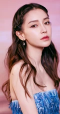 baby化身冰美人鱼气质出镜，梦幻蓝色礼裙礼服真的好美