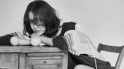 短发造型的林允儿甜美时尚秋装写真桌面壁纸图片
