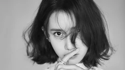 短发造型的林允儿甜美时尚秋装写真桌面壁纸图片