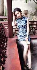冯提莫清新淡雅波涛浪花印花蓝色旗袍写真图片