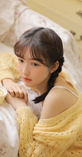 气质双麻花辫编发少女以橙子为伴，清新甜美居家写真