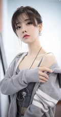冯提莫微博写真旧照合集，甜美清新教主的百变魅力