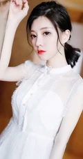 冯提莫微博写真旧照合集，甜美清新教主的百变魅力